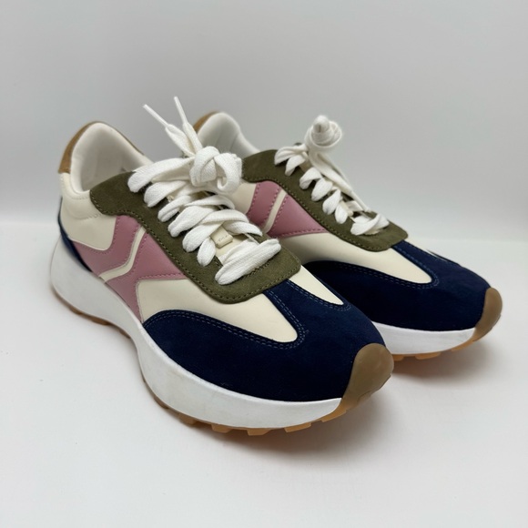 Steve Madden Shoes - Women’s Steve Madden Escapade Low Top Athletic Sneakers Size 6.5